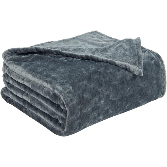 50" x 60" Grey Soft Fluffy Geometric Pattern Comfy Microfiber Flannel Blankets - Picture 6 of 6